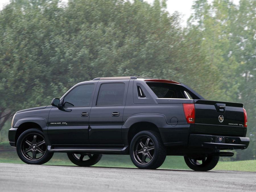  Cadillac Escalade EXT M Concept 2002 года  (фото 2 из 2)